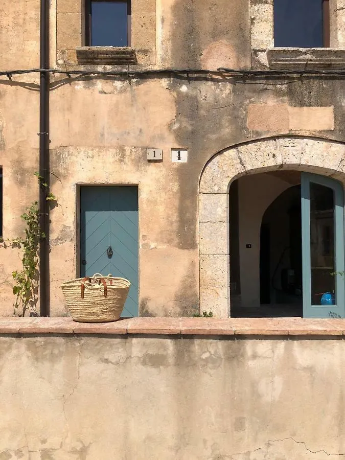Les Escoles Hotel Vilaur Apartment